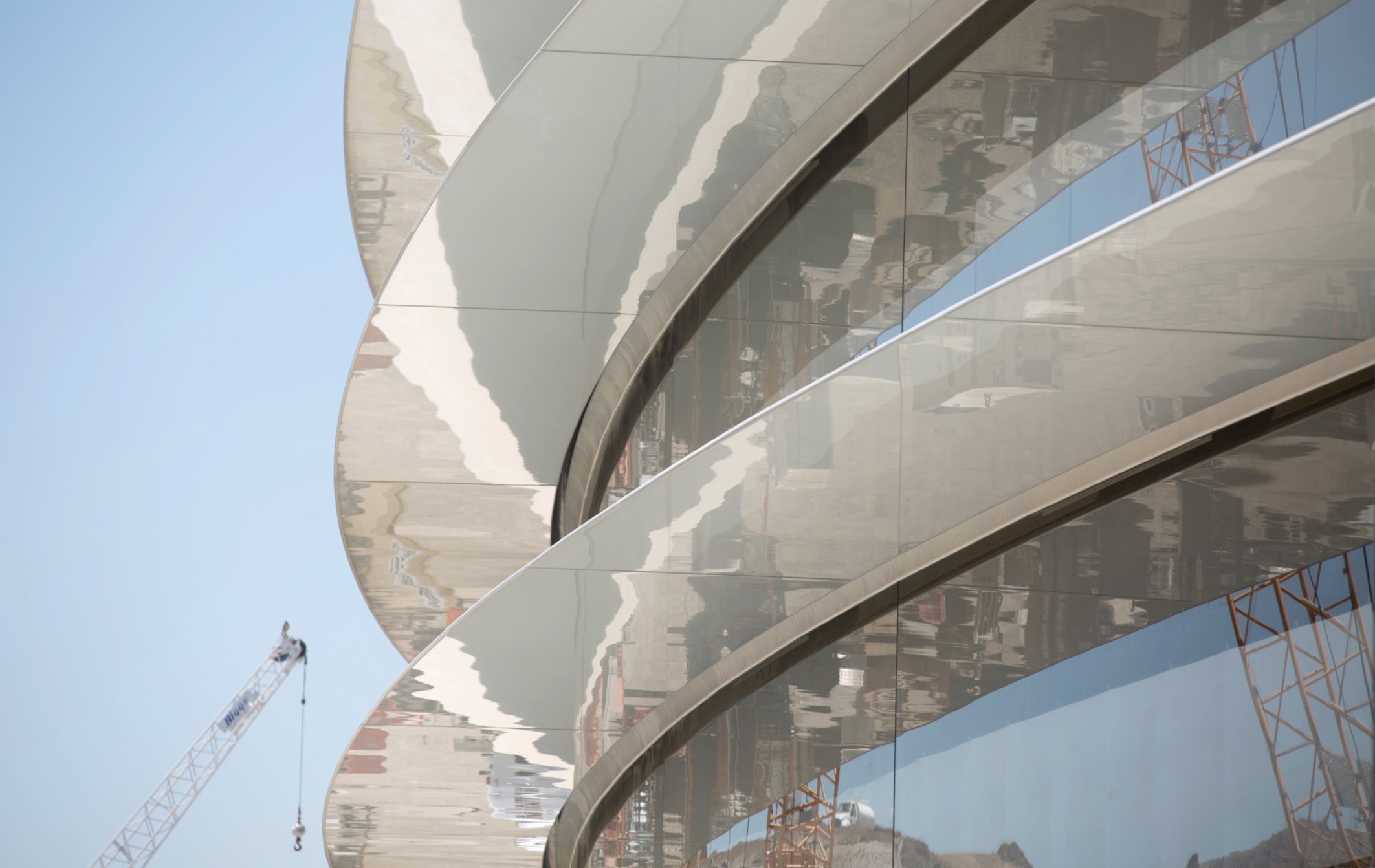iSpaceship-exterior-image-008.jpg